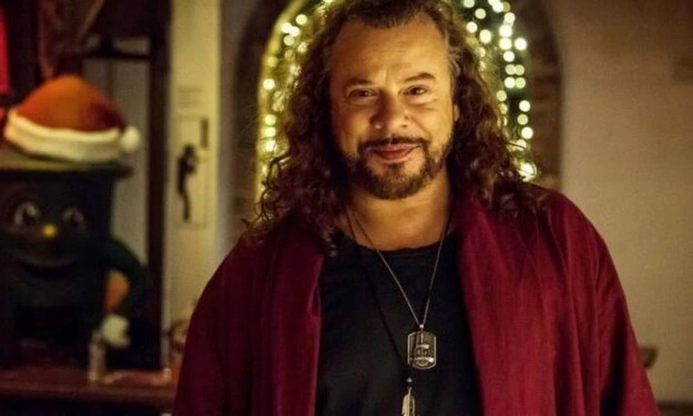 Ερειστικός ο Χρήστος Δάντης: «Δεν υπάρχει Θεός» τραγουδά!